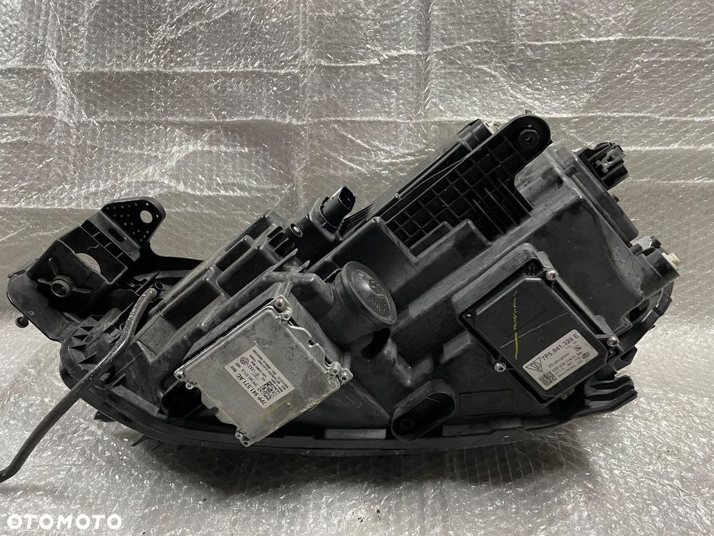 LAMPA PRAWA FULL LED PASSAT USA 561941082 - 16