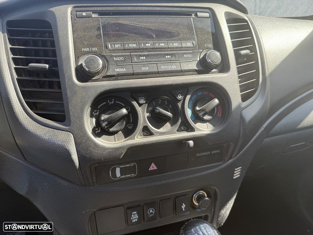 Mitsubishi L200 2.3 DI-D Club Invite Strakar Look 4WD - 9