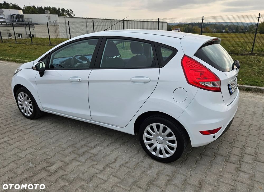 Ford Fiesta 2010 photo 4