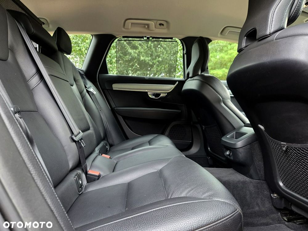 Volvo V90 D4 SCR Momentum - 11