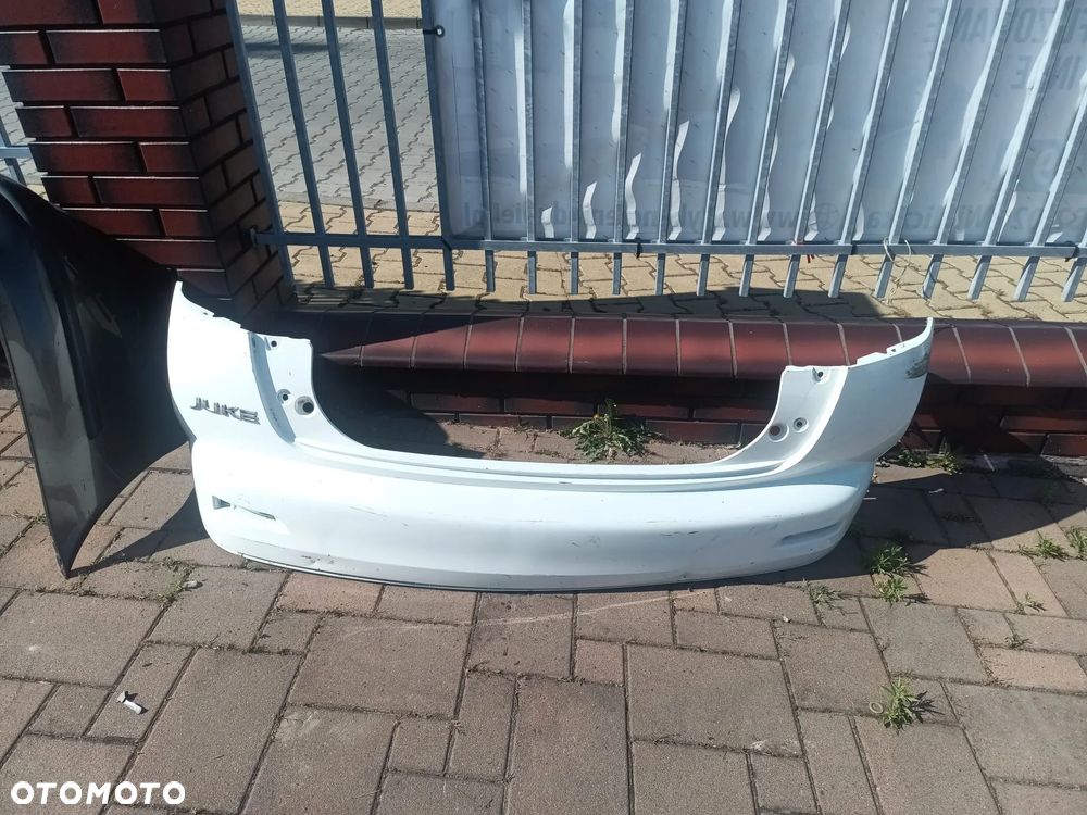 NISSAN JUKE zderzak tył tylny biały 14-19 1359809
