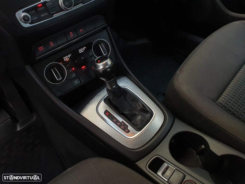 Audi Q3 2.0 TDI quattro Design S tronic - 10