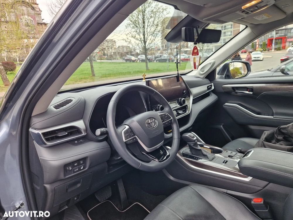 Toyota Highlander 2.5 L Dynamic Force 248CP Luxury Pearly - 16