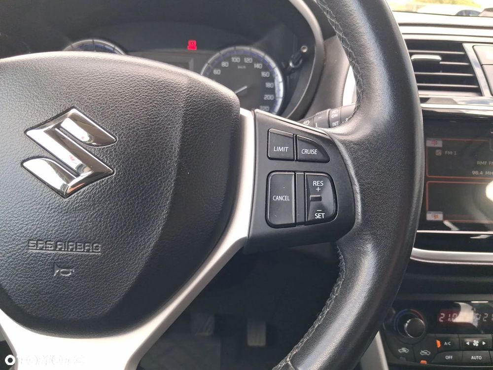Suzuki SX4 S-Cross 1.0 T Premium - 33
