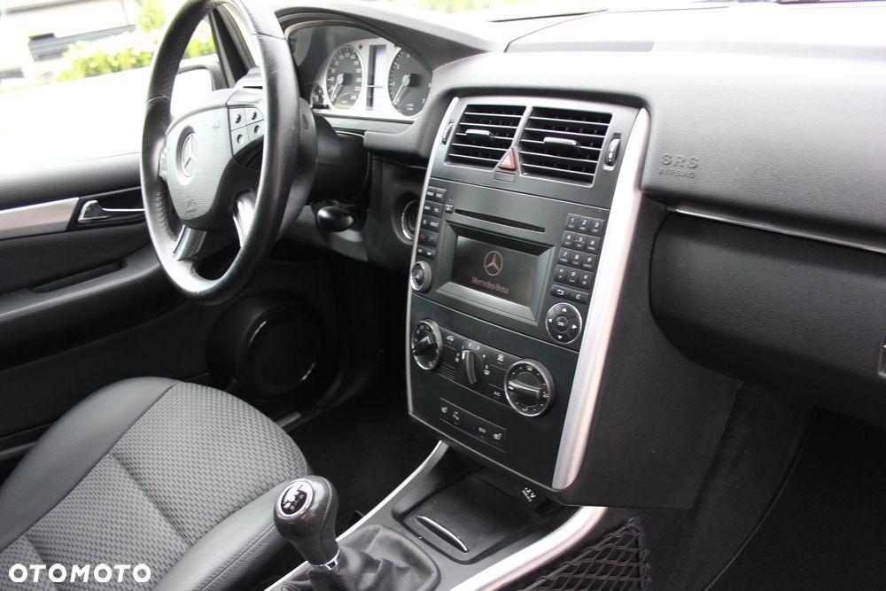 Mercedes-Benz Klasa B 180 BlueEFFICIENCY - 19