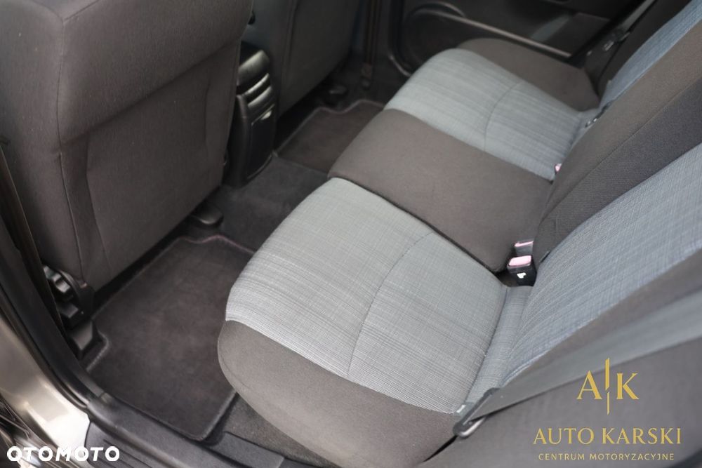 Kia Ceed - 36