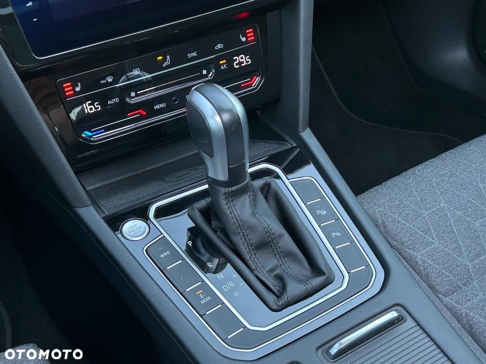 Volkswagen Passat Variant - 26