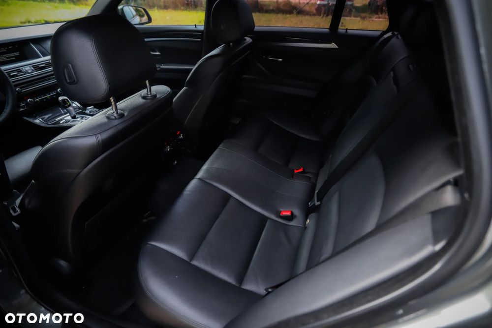 BMW Seria 5 520d xDrive - 7