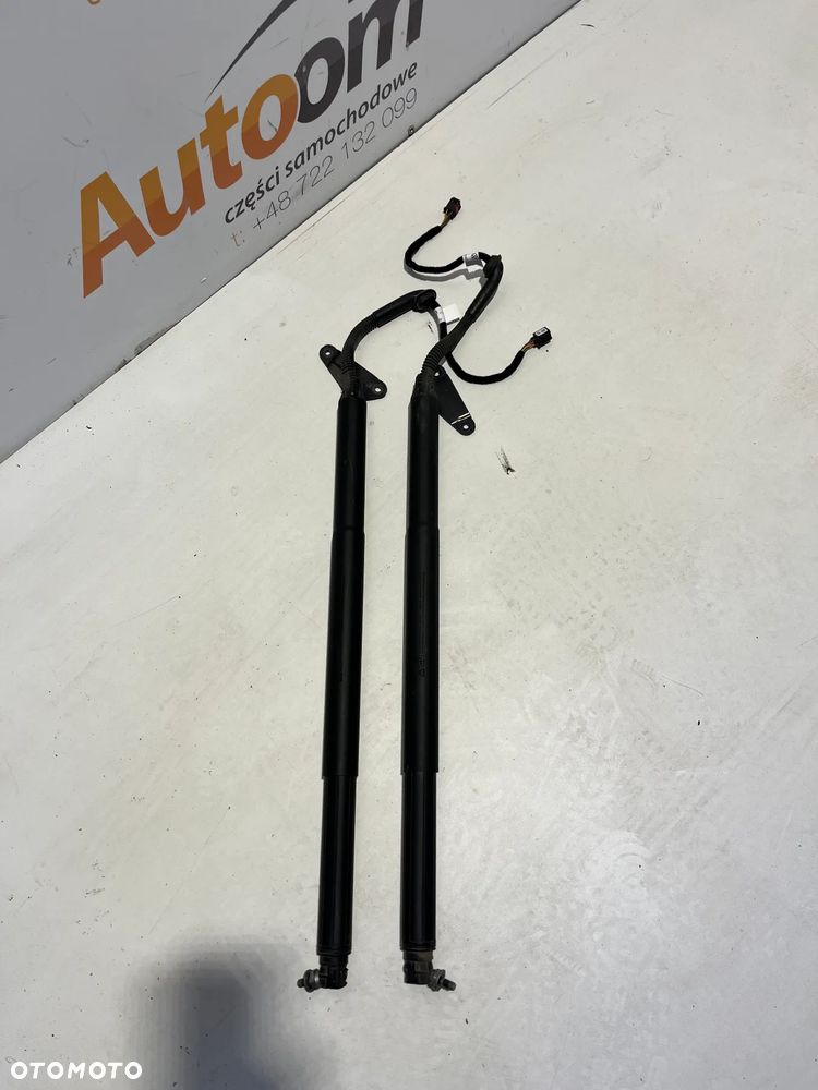 VW Volkswagen Tiguan II SIŁOWNIK ELEKTRYCZNY KLAPY BAGAŻNIKA 5NA827851A KOMPLET - 1