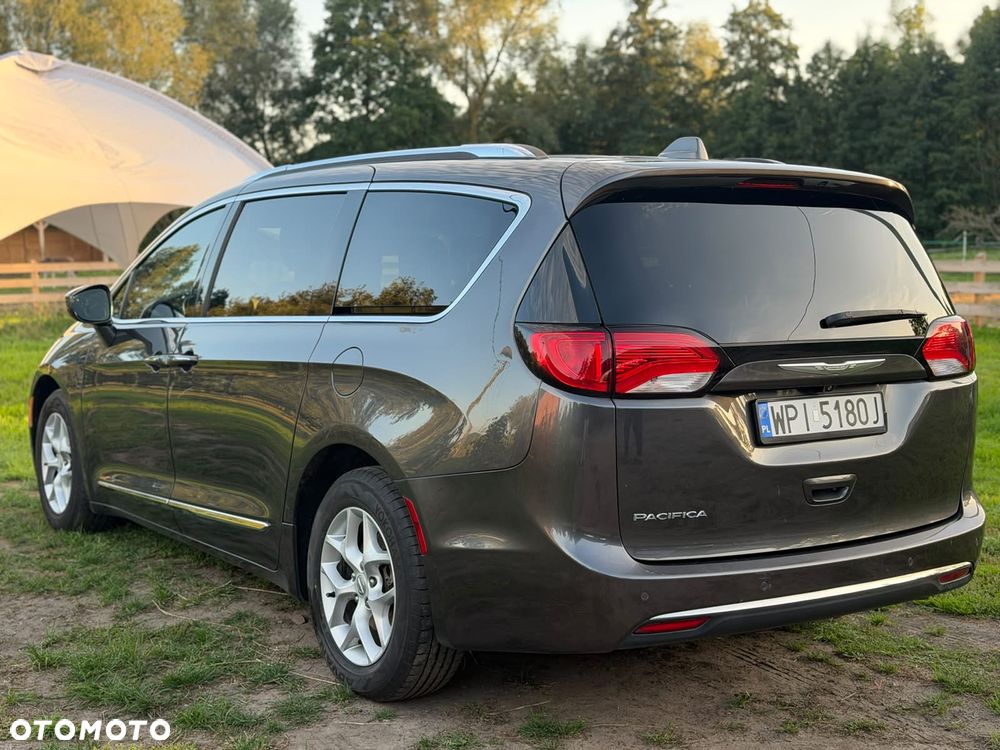 Chrysler Pacifica - 6