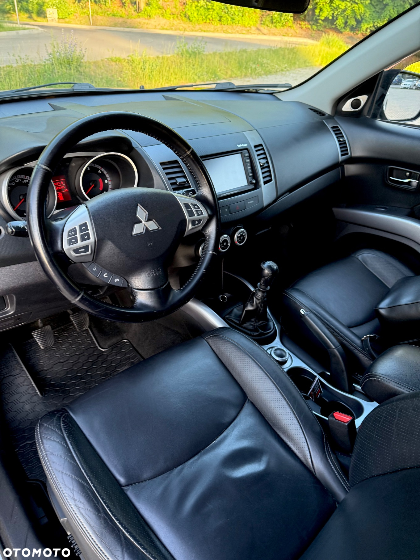 Mitsubishi Outlander - 15