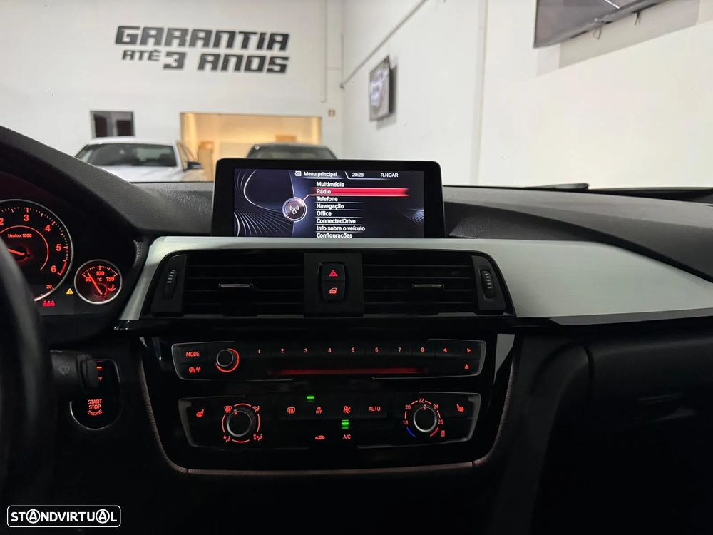 BMW 320 d Touring Pack M - 19