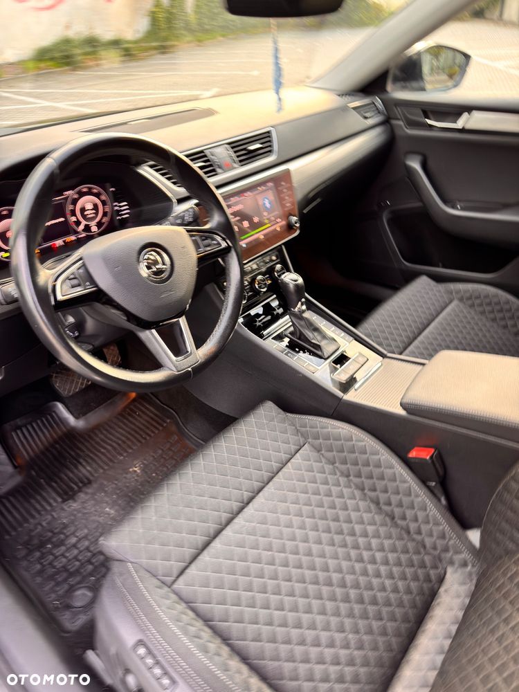 Skoda Superb 2.0 TDI L&K DSG - 9