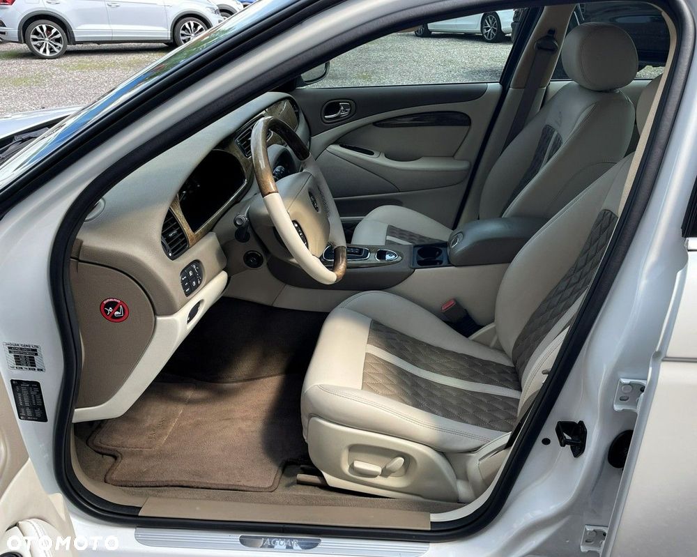 Jaguar S-Type - 10
