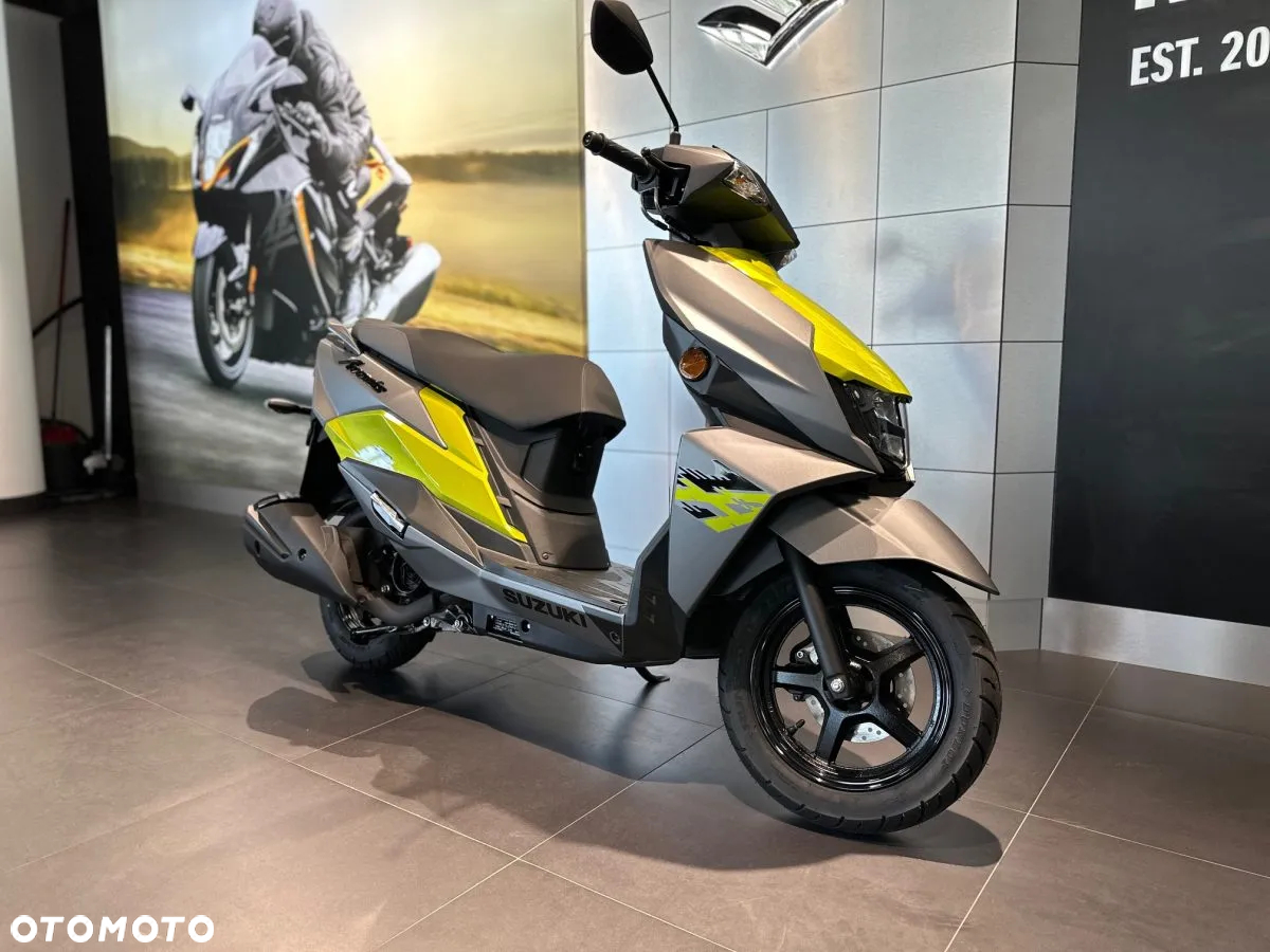 Suzuki Avenis - 2