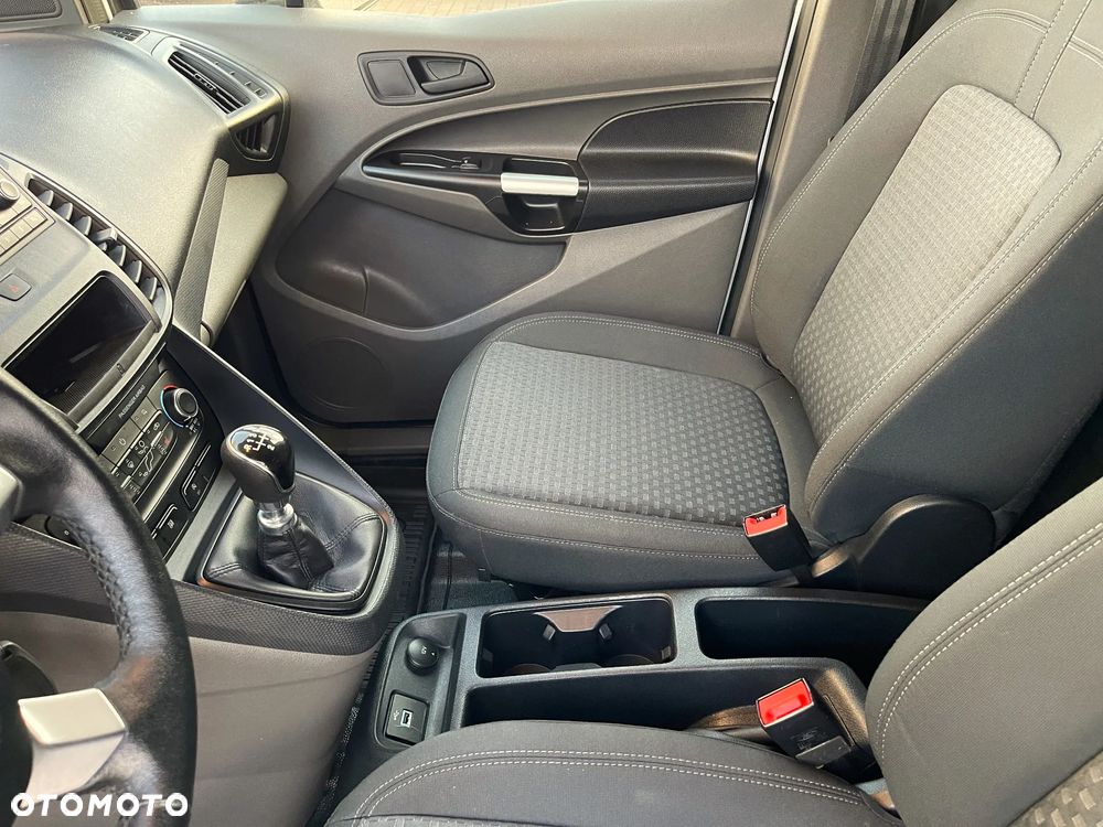 Ford Transit Connect - 23