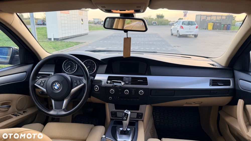 BMW Seria 5 520d - 12