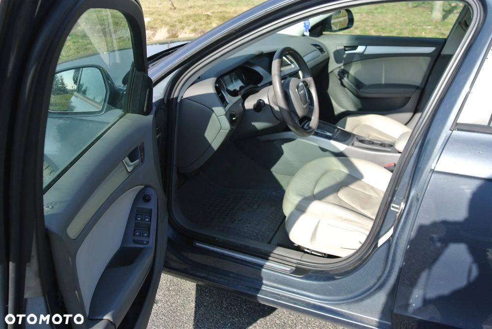 Audi A4 Limousine - 9