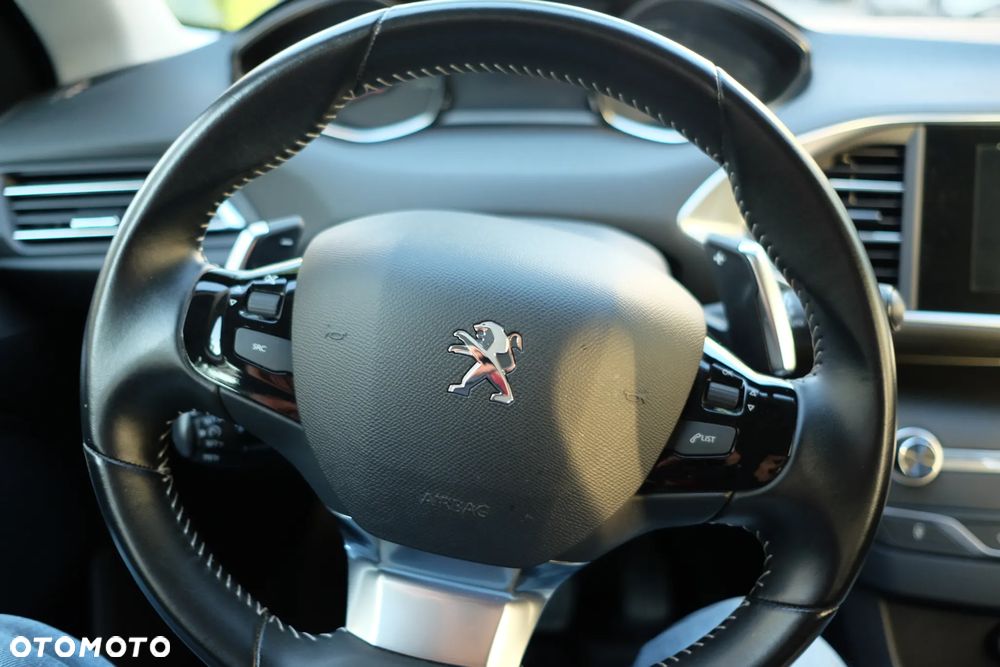 Peugeot 308 1.2 PureTech Active S&S EAT6 - 9