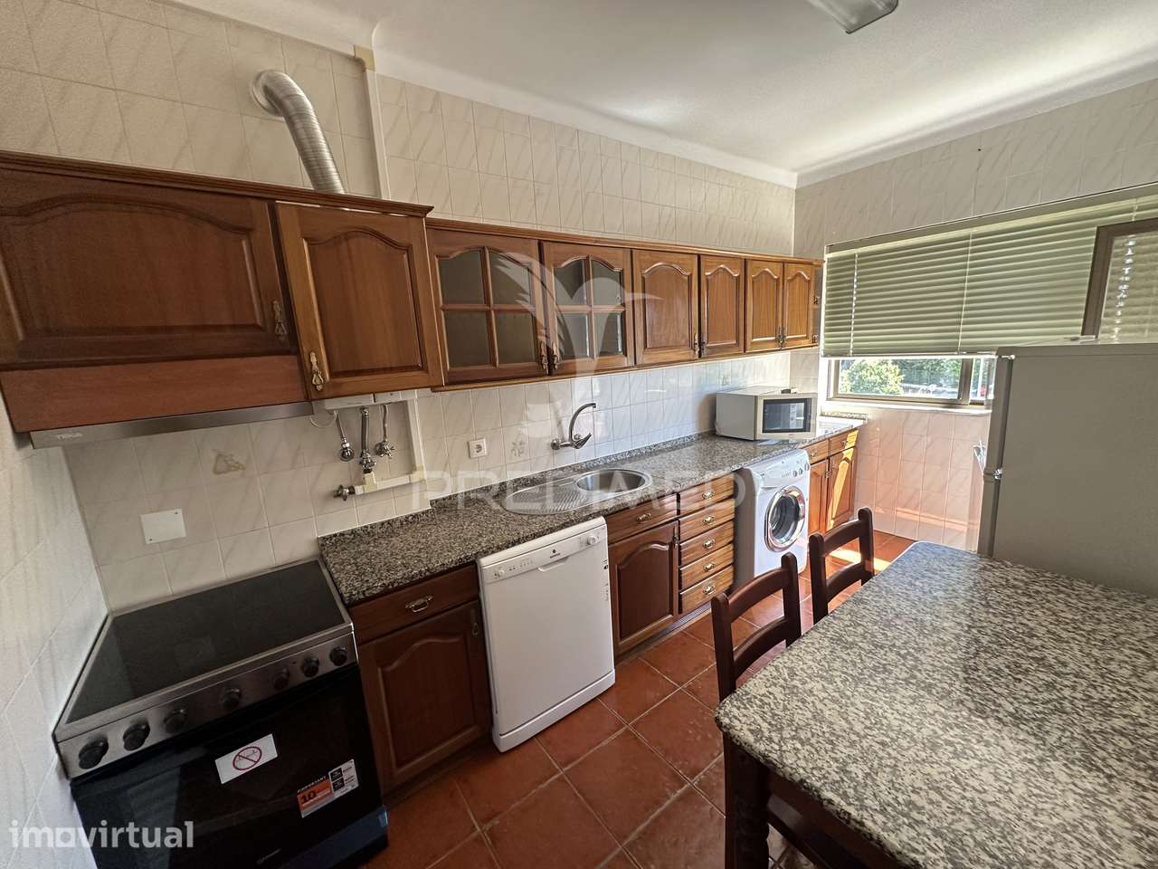 T2 com duas varandas Stº Antônio da Charneca/Barreiro - Grande imagem: 3/24