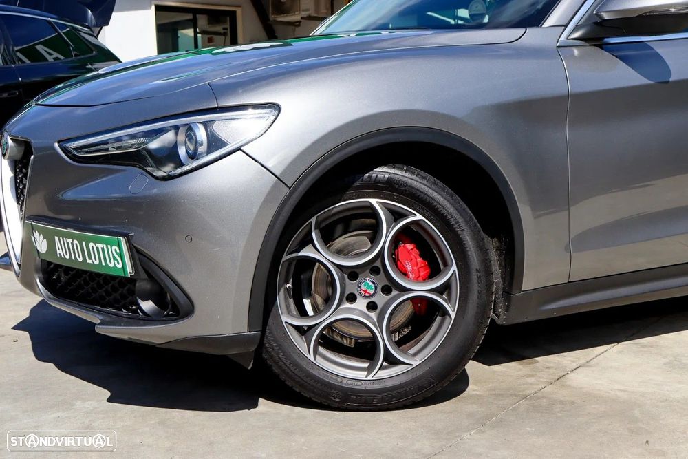 Alfa Romeo Stelvio 2.2 D Super AT8 - 8