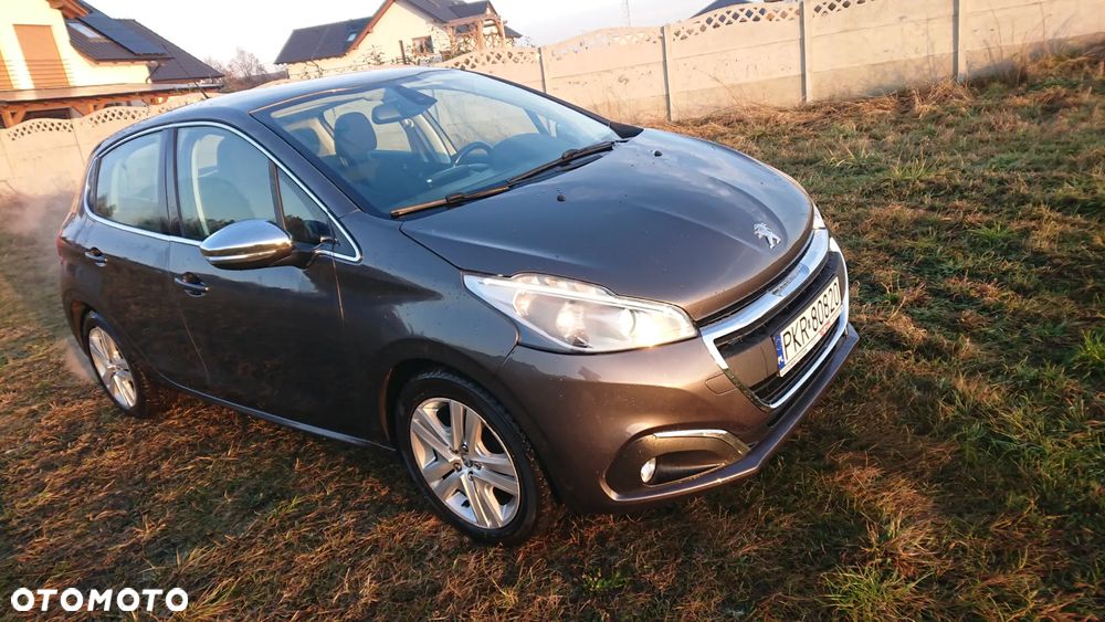 Peugeot 208 - 23