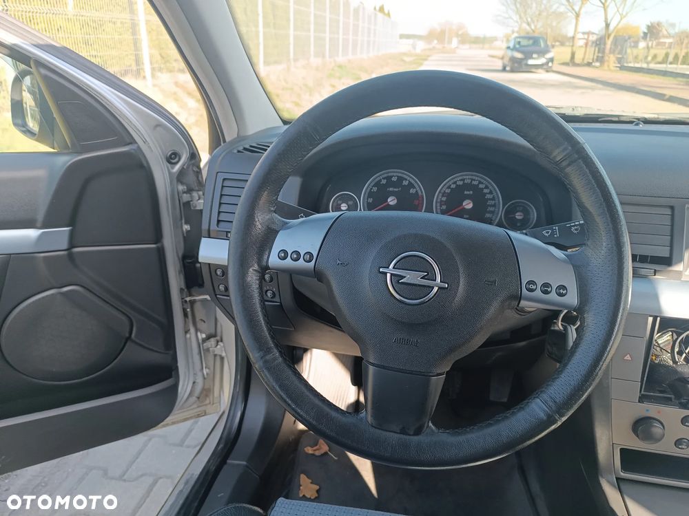 Opel Vectra 2.2 - 13