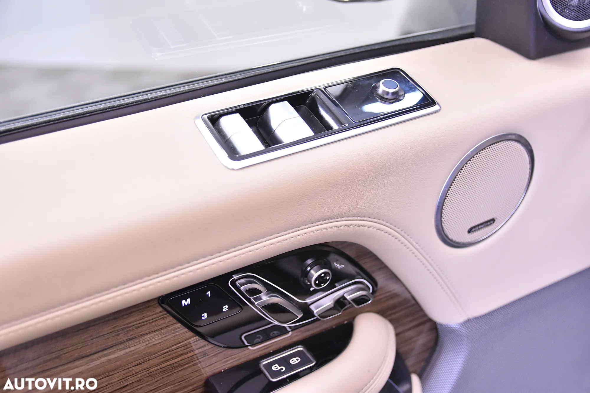 Land Rover Range Rover - 14