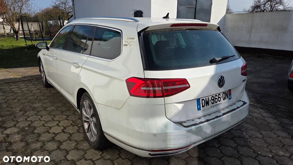 Volkswagen Passat 2.0 TDI SCR (BlueMotion Tech) 4Motion D Highline - 1