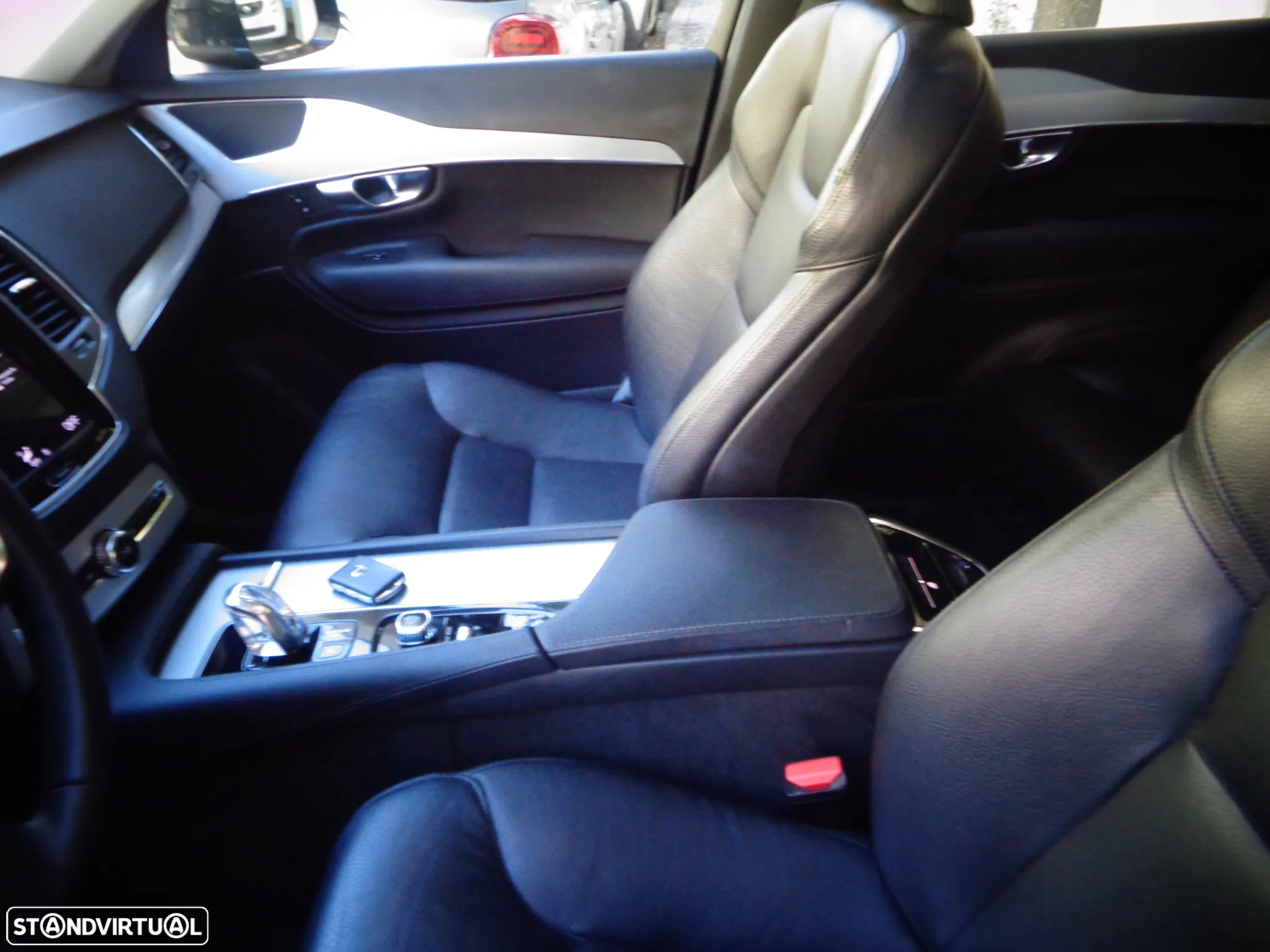 Volvo XC 90 2.0 T8 PHEV Momentum Plus AWD - 25