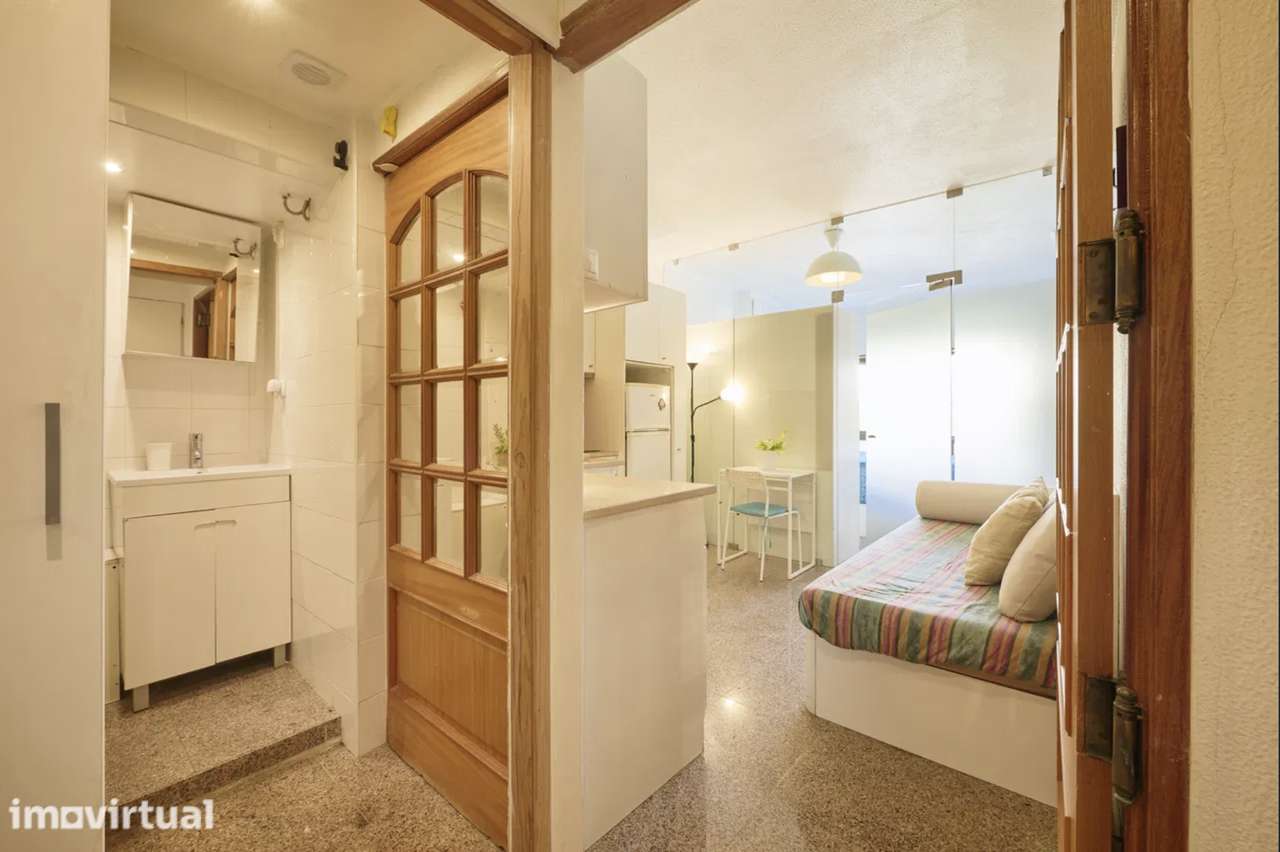 T1+ 1 LOFT c/ quarto casal +sala c/ cama individual em Zona Nobre - Grande imagem: 3/23