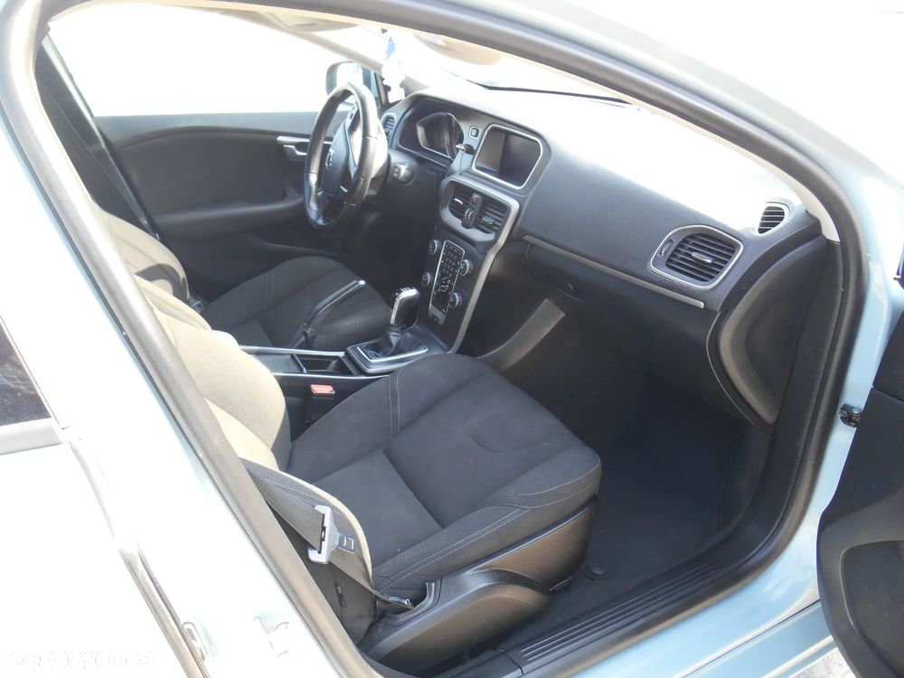 Volvo V40 D2 - 12