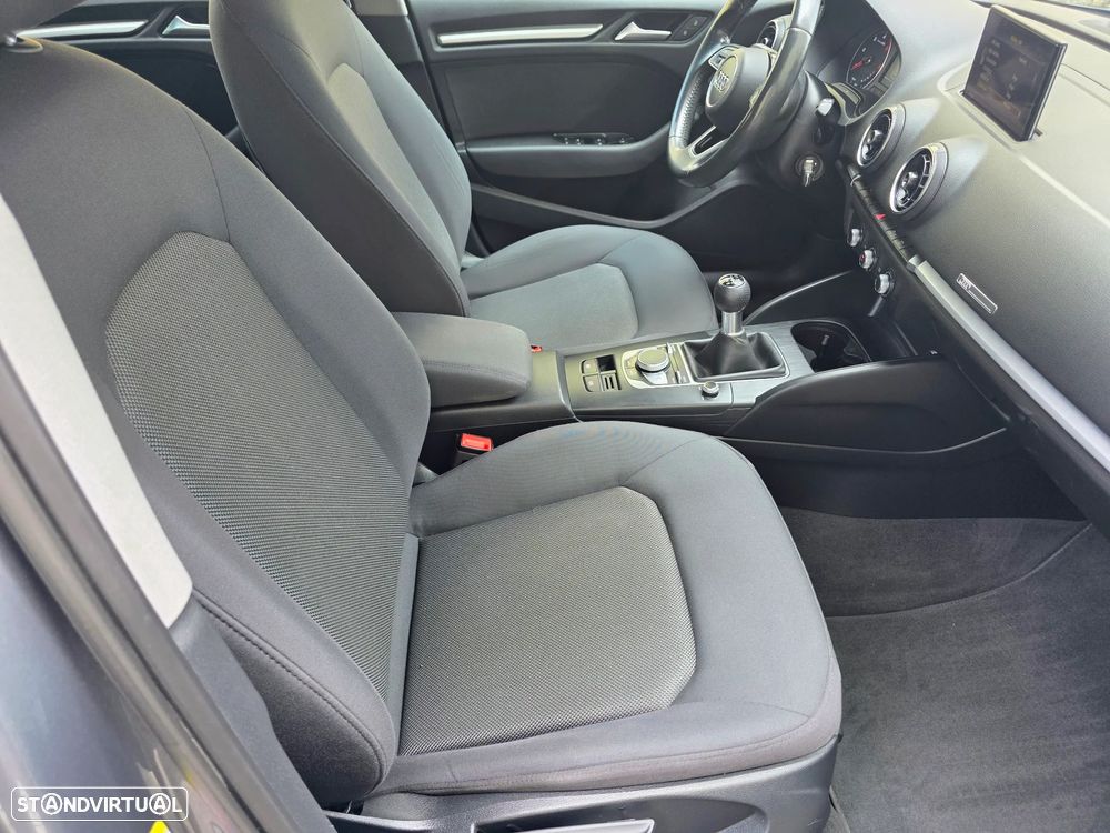 Audi A3 Sportback 1.6 TDI Design - 42