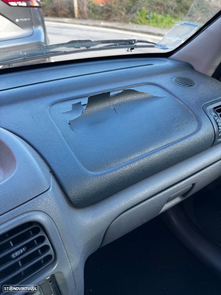 Renault Clio 1.9 D RN - 7