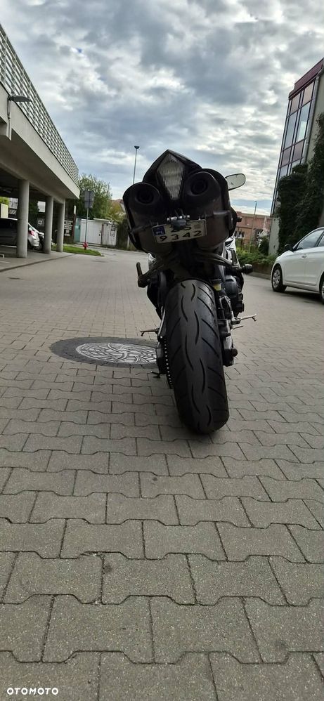 Yamaha R1 - 6