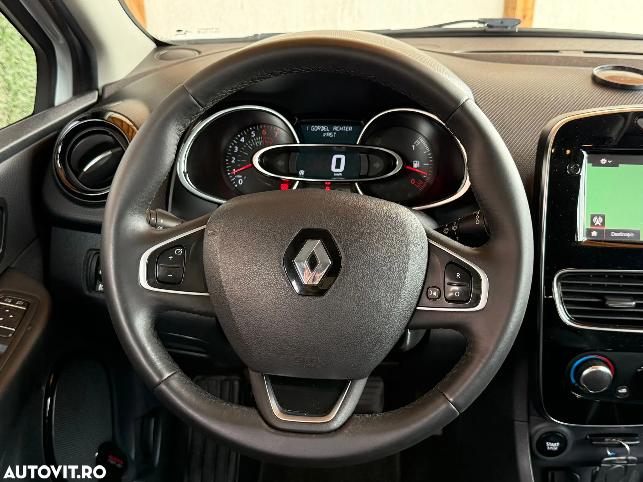Renault Clio Estate TCe Zen - 9
