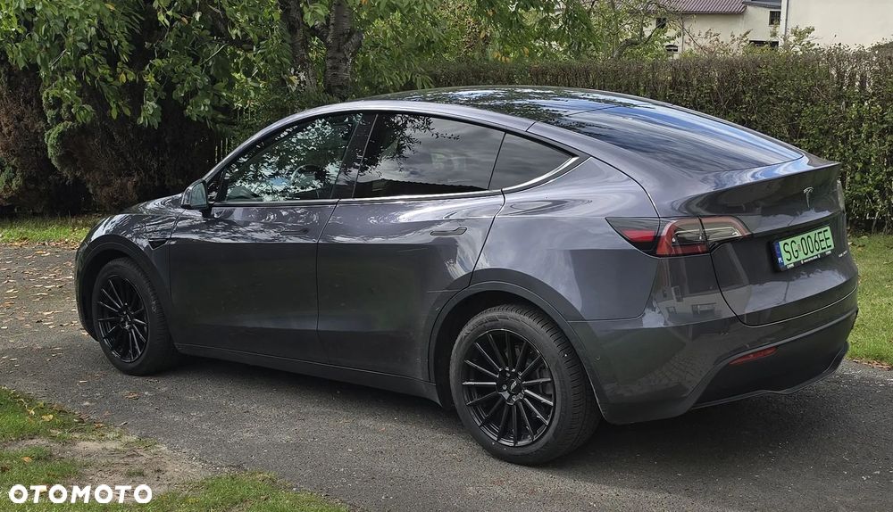 Tesla Y Model Long Range Dual Motor AWD - 2