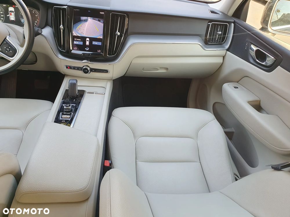 Volvo XC 60 B4 B Geartronic Momentum Pro - 10