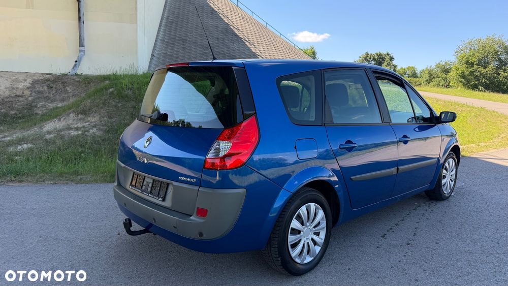 Renault Grand Scenic 2.0 16V Avantage - 10