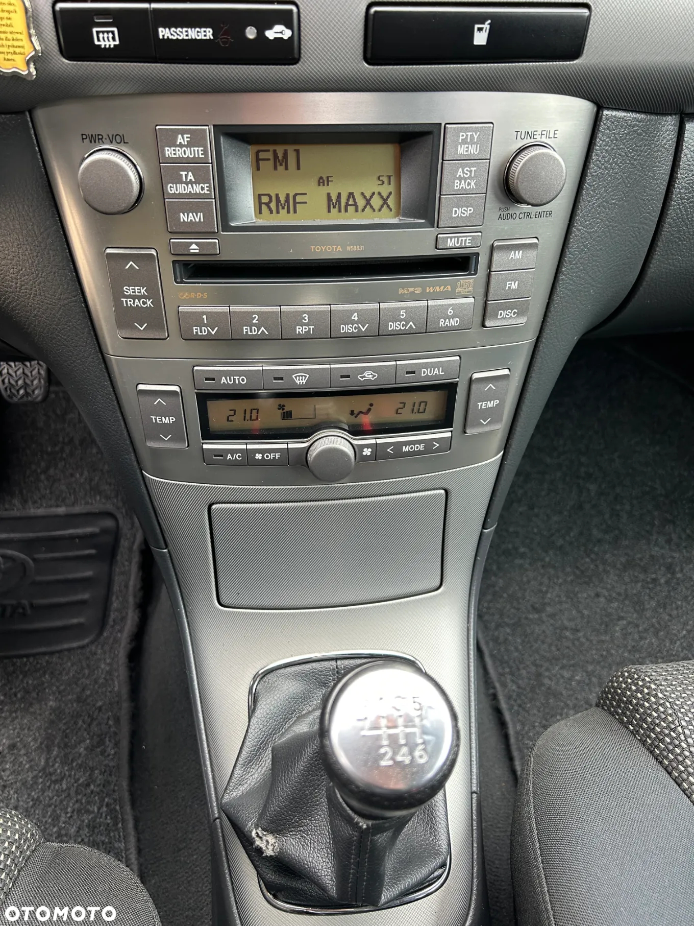 Toyota Avensis 2.0 D-4D - 31