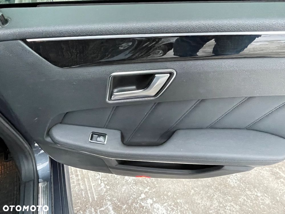 Mercedes-Benz Klasa E 200 CGI BlueEFFICIENCY Automatik Avantgarde - 21