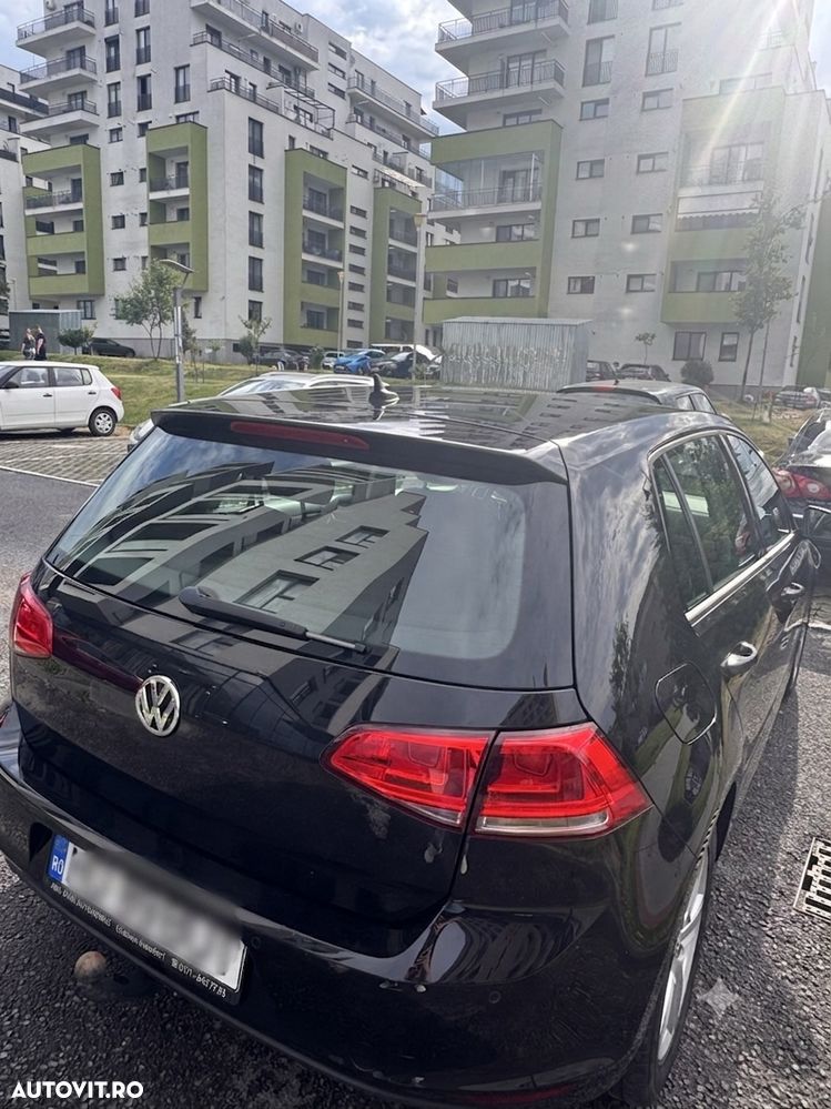 Volkswagen Golf - 2
