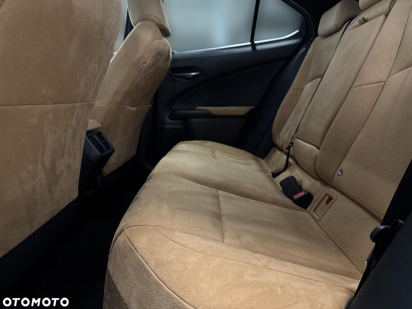 Lexus UX - 11
