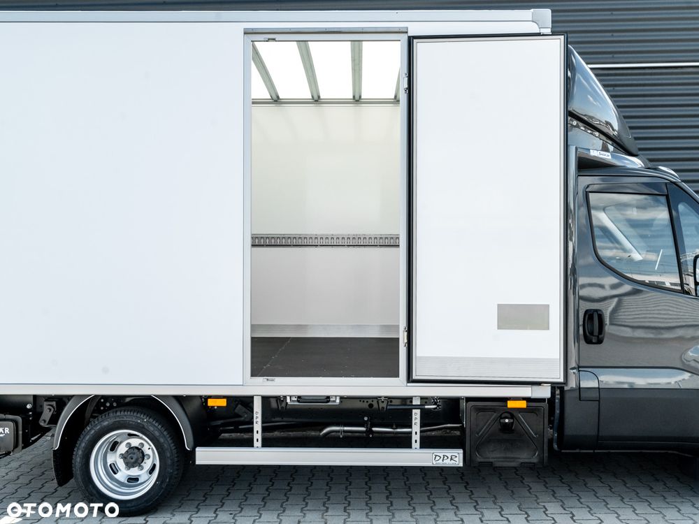 Iveco Daily 50C18HA8Z kontener z windą 1000 kg - 9