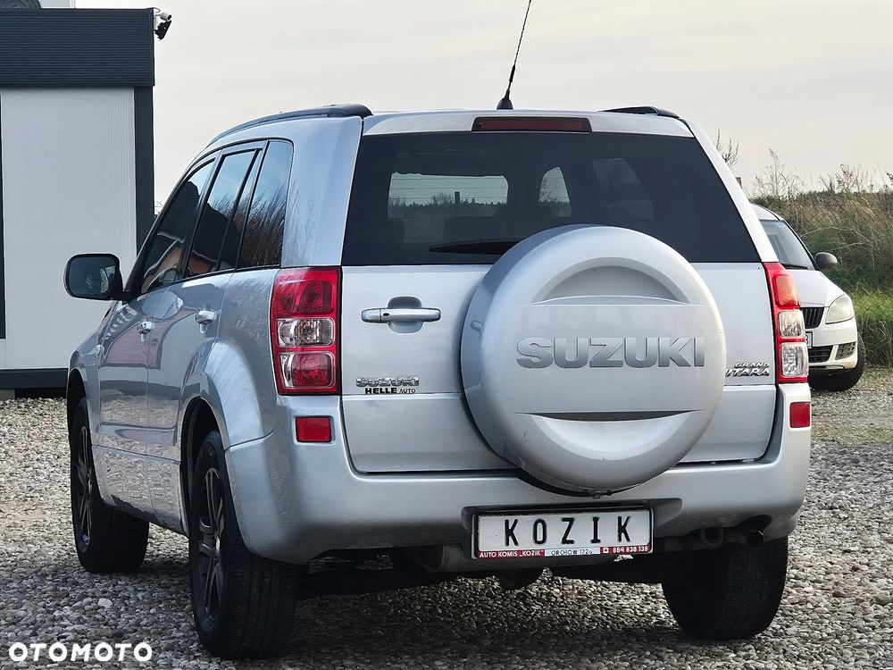 Suzuki Grand Vitara 2.0 De luxe - 11