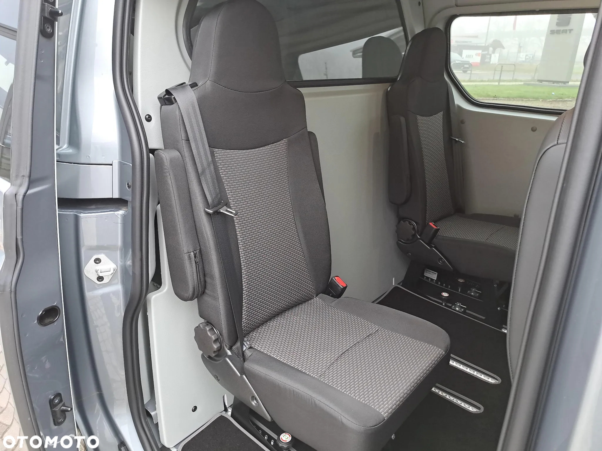 Volkswagen ID.BUZZ Cargo - 13