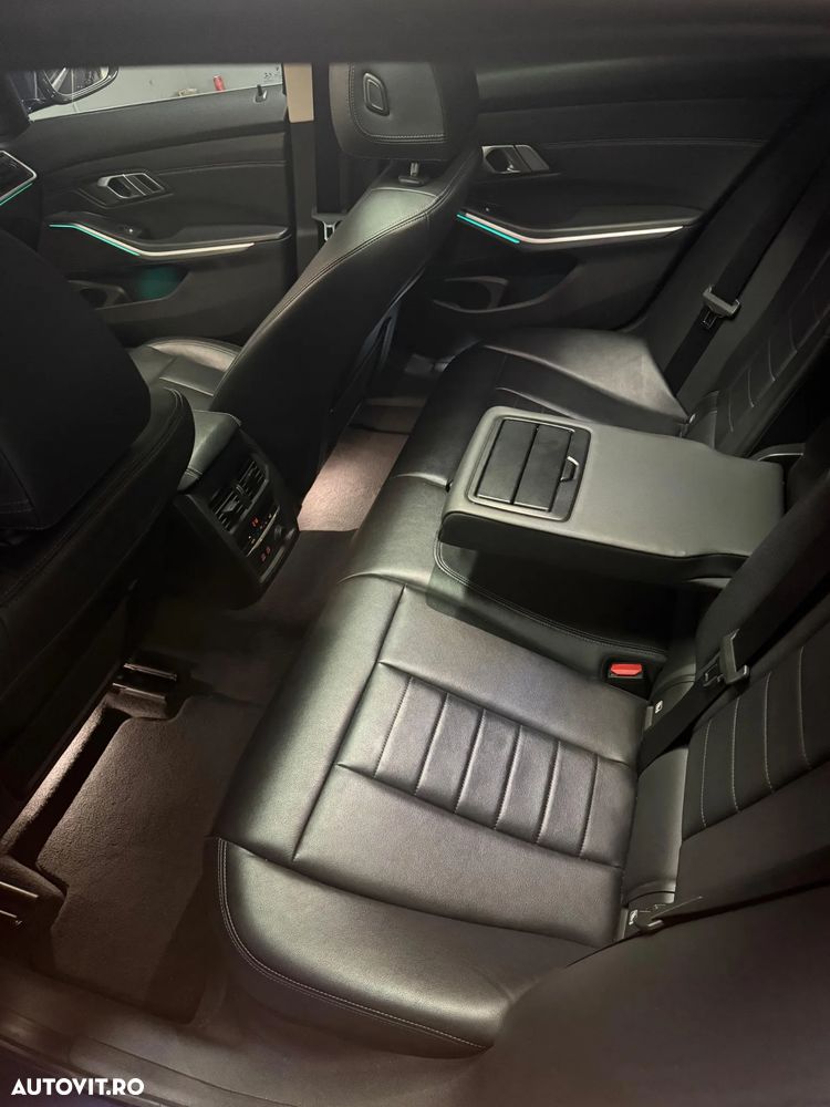 BMW Seria 3 320d xDrive AT - 24