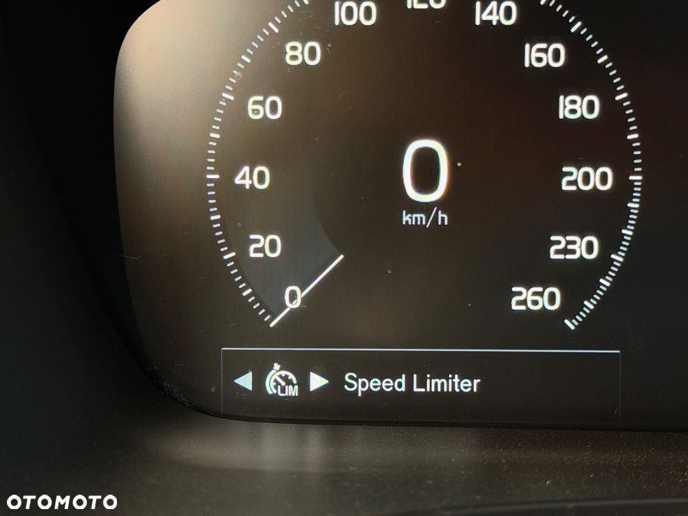 Volvo V90 B4 D Geartronic Momentum Pro - 25