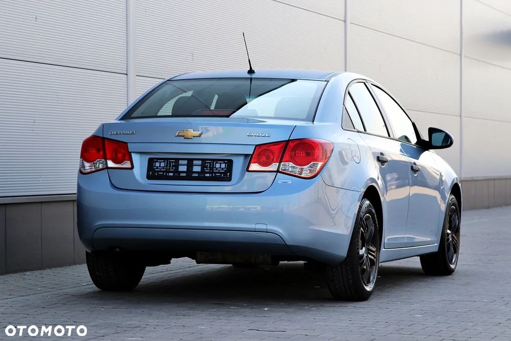 Chevrolet Cruze 1.6 LS+ - 8
