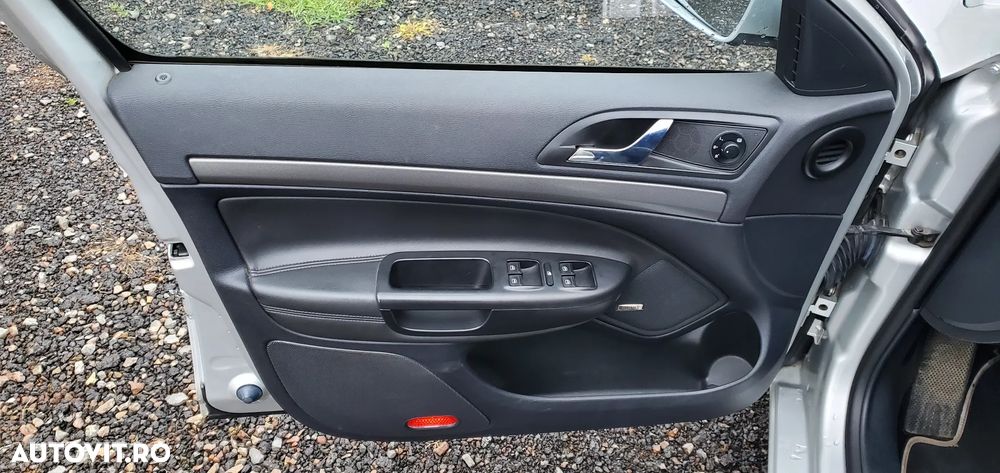 Skoda Octavia 2.0 FSI Laurin & Klement - 8